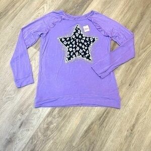 🛍️ 2/$12
JUSTICE brand new with tags girls size 18 long sleeve shirt.